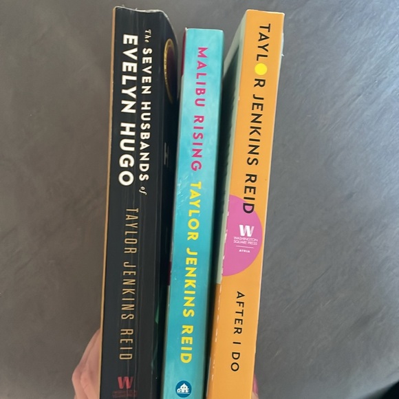 Taylor Jenkins Reid bundle- Seven Husbands of Evelyn, Malibu Rising, After I Do - Picture 5 of 5